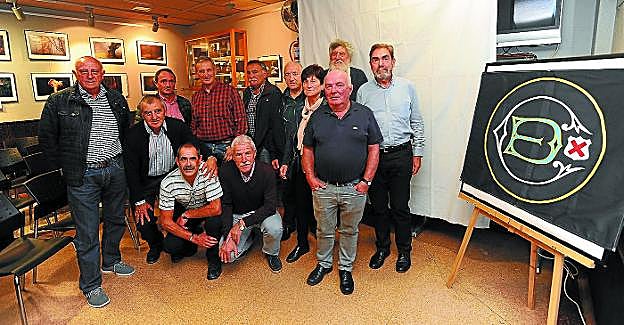 Montañeros. Buena parte de los participantes en esta experiencia acudieron a la presentación en el 'Depor'.
