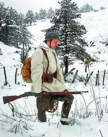 Imagen secundaria 2 - Recreaciones de tres de las unidades militares en las que se integraron soldados de origen vasco.