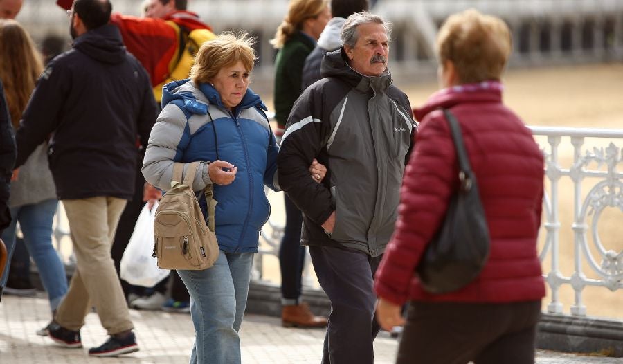 Euskadi está ya lista para el primer temporal del otoño. Viento, lluvia, nieve, olas... serán protagonistas cuando menos en las próximas 36 horas. 
