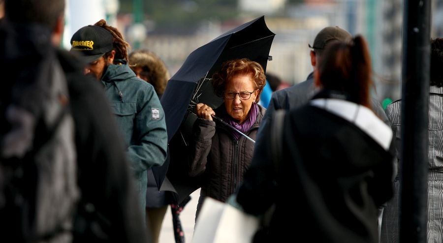 Euskadi está ya lista para el primer temporal del otoño. Viento, lluvia, nieve, olas... serán protagonistas cuando menos en las próximas 36 horas. 