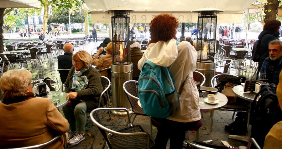 Euskadi está ya lista para el primer temporal del otoño. Viento, lluvia, nieve, olas... serán protagonistas cuando menos en las próximas 36 horas. 