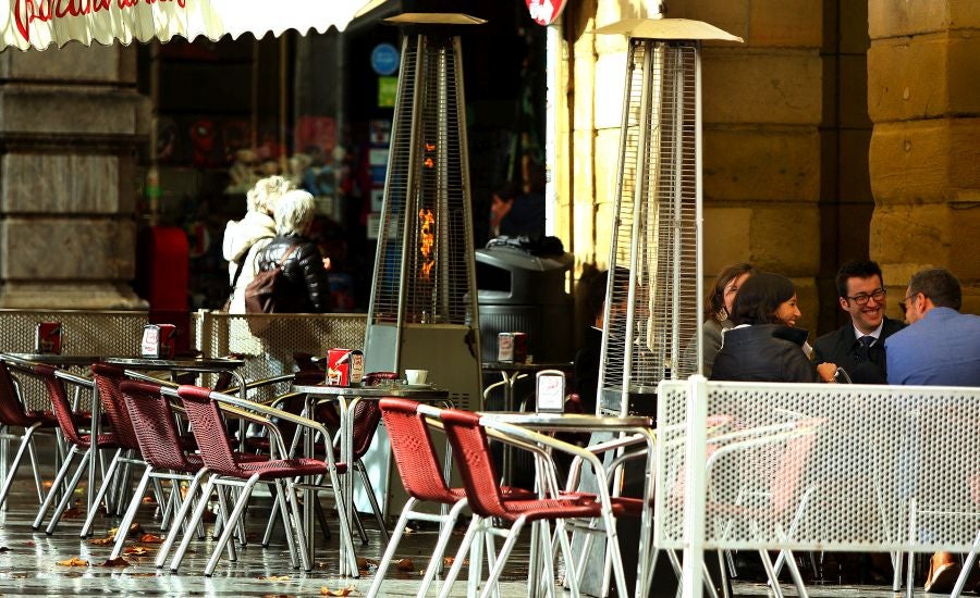 Euskadi está ya lista para el primer temporal del otoño. Viento, lluvia, nieve, olas... serán protagonistas cuando menos en las próximas 36 horas. 
