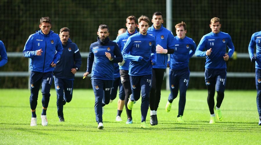 La Real Sociedad no descansa y ha vuelto a entrenarse en Zubieta tras perder ayer frente al Atlético de Madrid en el Wanda Metropolitano. 