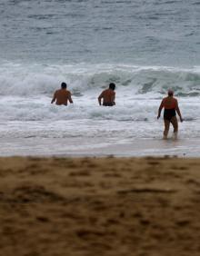 Imagen secundaria 2 - Tres imágenes de San Sebastián, este lunes.