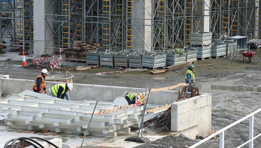 Los miembros de la Comisión de Medioambiente y de Gobernanza de las Juntas Generales han visitado junto con el Diputado de Medioambiente, José Ignacio Asensio el complejo medioambiental de Gipuzkoa. 