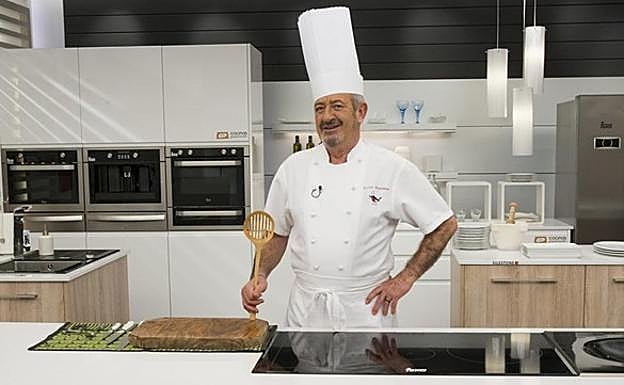 El monumental enfado de Arguiñano en su programa de televisión sobre un incidente racista en un avión de Ryanair el pasado viernes