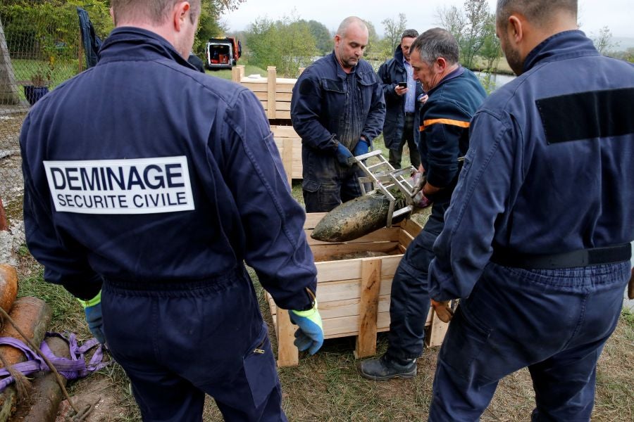 Cada año la unidad de eliminación de bombas de Metz extrae varias toneladas de proyectiles, metralla o granadas sin explotar de los campos y ríos circundantes a la localidad francesa de Verdún, donde tuvo lugar la mayor y más larga batalla de la Primera Guerra Mundial librada del 21 de febrero al 18 de diciembre de 1916