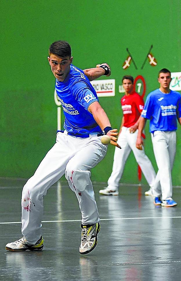 Julen Egiguren sale a la palestra esta noche en Legazpi. 