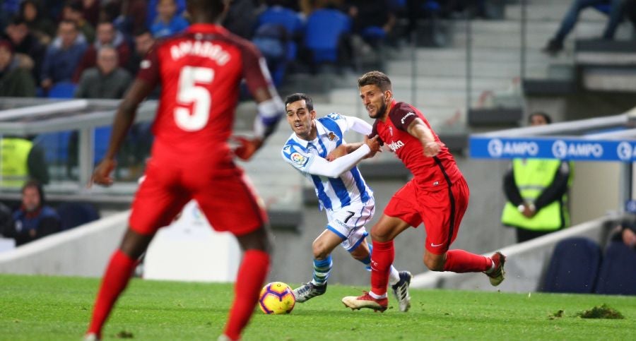 La Real Sociedad recibe al Sevilla con la imperiosa necesidad de lograr su primer triunfo en Anoeta. Sin emabrgo, tras un juego muy disputado, el equipo txuri-urdin no ha podido llevarse más que un punto. 