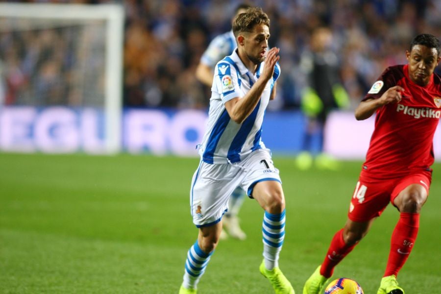 La Real Sociedad recibe al Sevilla con la imperiosa necesidad de lograr su primer triunfo en Anoeta. Sin emabrgo, tras un juego muy disputado, el equipo txuri-urdin no ha podido llevarse más que un punto. 