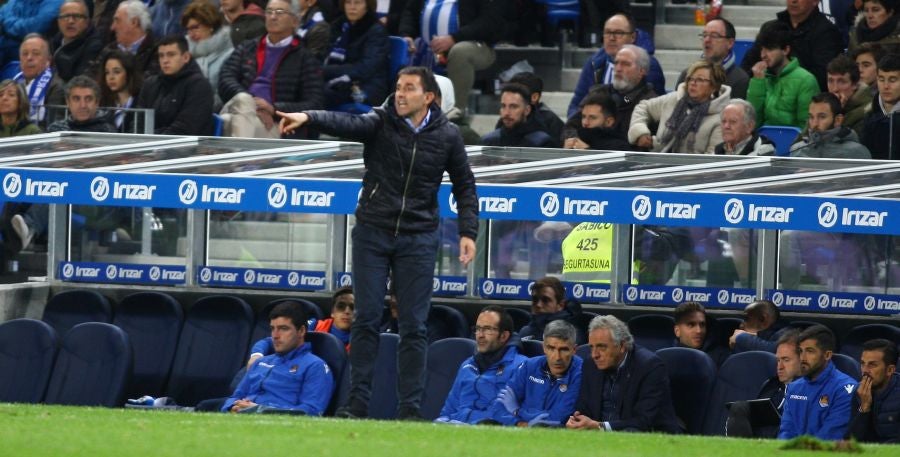 La Real Sociedad recibe al Sevilla con la imperiosa necesidad de lograr su primer triunfo en Anoeta. Sin emabrgo, tras un juego muy disputado, el equipo txuri-urdin no ha podido llevarse más que un punto. 