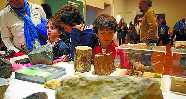 Una edición anterior de la Zientzia Astea de la UPV/EHU. 