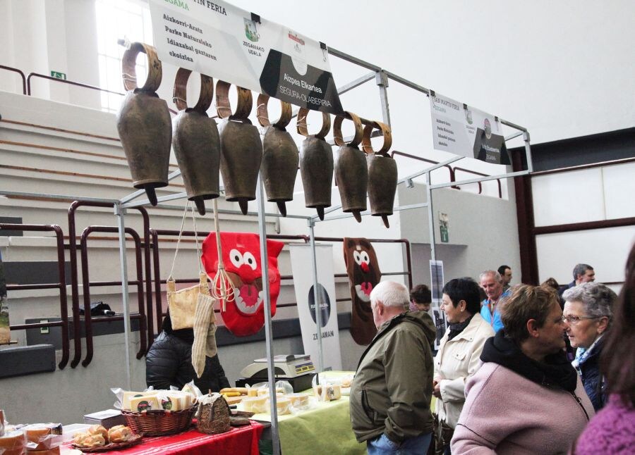 El Concurso de Quesos del Parque Natural Aizkorri-Aratz ha cumplido veinte años, con txapela para una quesería alavesa, la de Patxi López de Uralde, de Larrea.