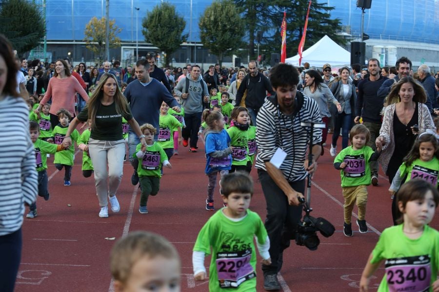 Los más pequeños han sido los protagonistas de este sábado al inaugurar la Behobia Txiki, y batir record de asistencia. 