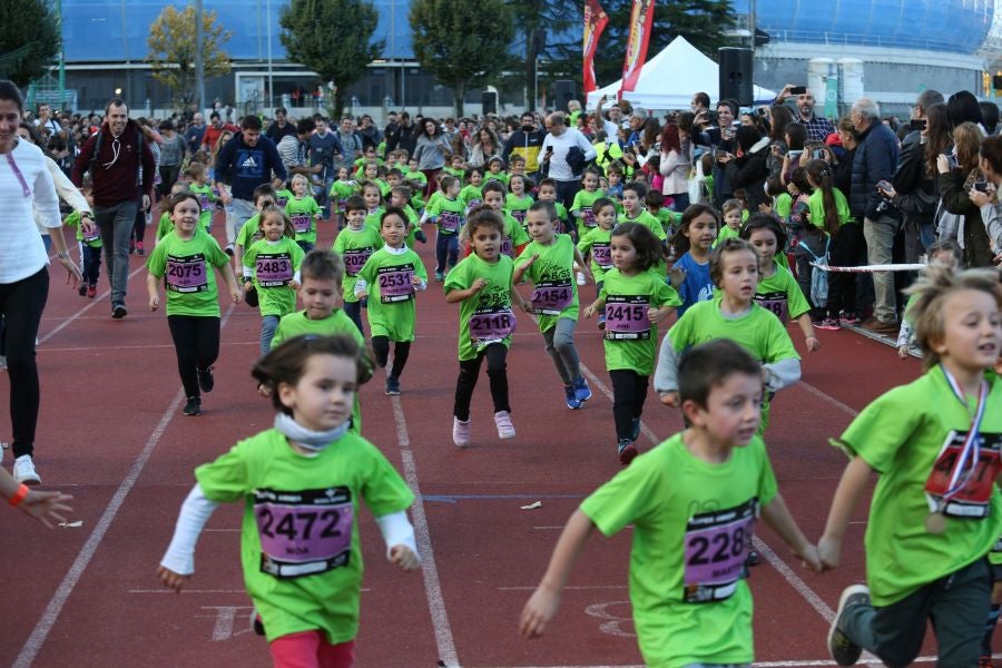 Los más pequeños han sido los protagonistas de este sábado al inaugurar la Behobia Txiki, y batir record de asistencia. 