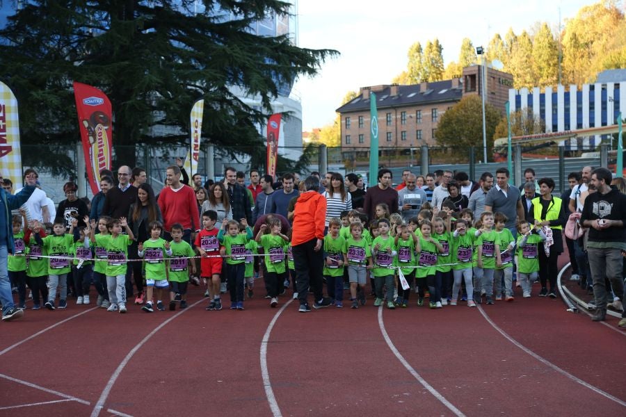 Los más pequeños han sido los protagonistas de este sábado al inaugurar la Behobia Txiki, y batir record de asistencia. 