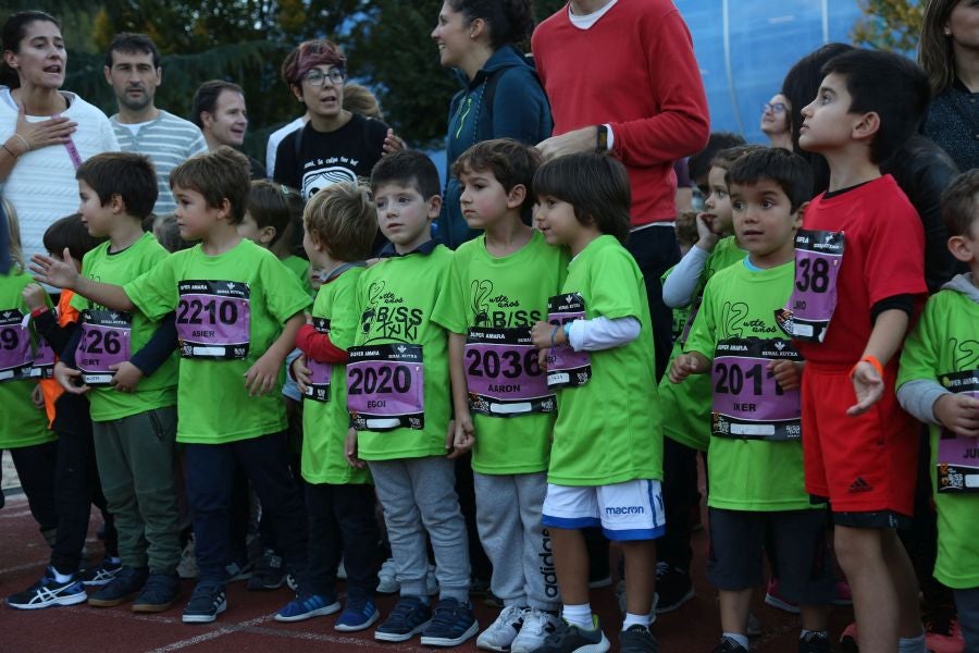 Los más pequeños han sido los protagonistas de este sábado al inaugurar la Behobia Txiki, y batir record de asistencia. 