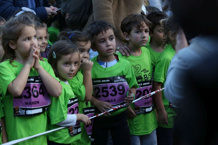 Los más pequeños han sido los protagonistas de este sábado al inaugurar la Behobia Txiki, y batir record de asistencia. 