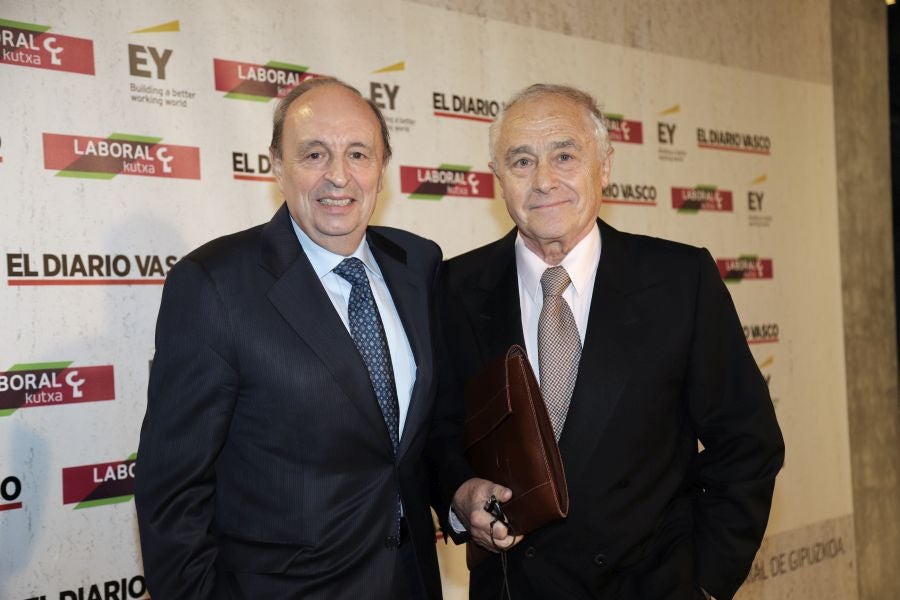 La ministra de Economía y Empresa, Nadia Calviño, interviene en el VII Foro Empresarial de la Cámara de Comercio de Gipuzkoa, acompañada por el presidente de Laboral Kutxa, Txomin García, el de El Diario Vasco, José María Bergareche, y el de EY España, José Luis Perelli 