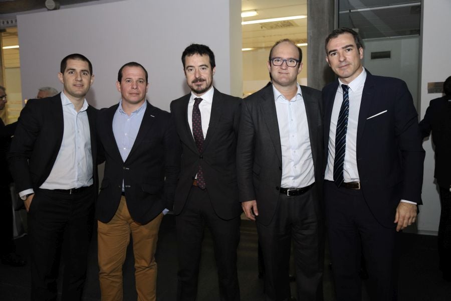 La ministra de Economía y Empresa, Nadia Calviño, interviene en el VII Foro Empresarial de la Cámara de Comercio de Gipuzkoa, acompañada por el presidente de Laboral Kutxa, Txomin García, el de El Diario Vasco, José María Bergareche, y el de EY España, José Luis Perelli 