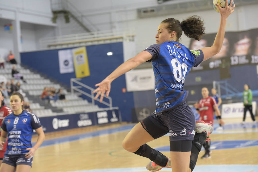 Las de Imanol Álvarez han caído en el Gasca ante el Dunaujvaros (22-23), pero la renta de ocho goles que traían de Hungría les ha dado la clasificación