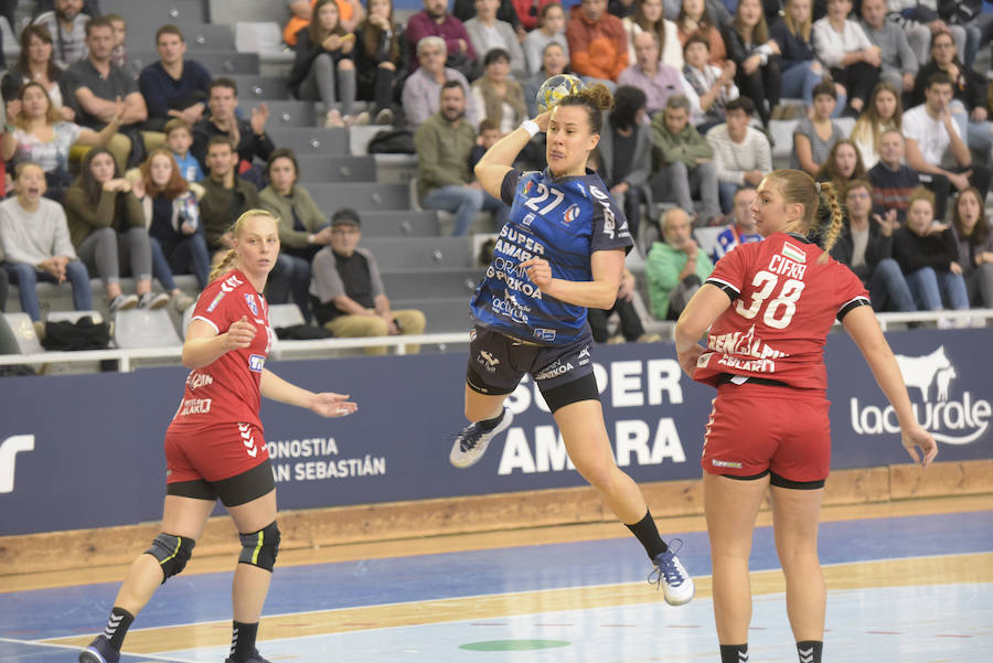 Las de Imanol Álvarez han caído en el Gasca ante el Dunaujvaros (22-23), pero la renta de ocho goles que traían de Hungría les ha dado la clasificación