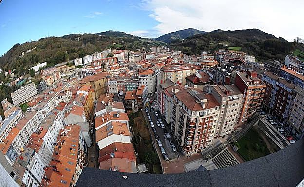 Galería. Impresionante panorámica desde la azotea de la torre Unzaga hacia la villa armera.