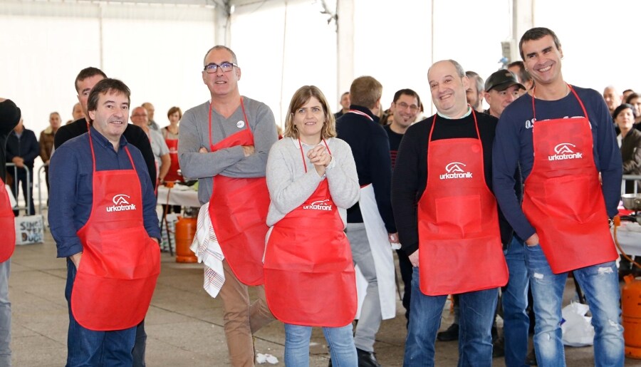 La festividad de San Andrés, que se celebrará el próximo viernes día 30, ha contado con un amplio programa de actos previos de carácter gastronómico que han tenido su culminación con el concurso de bacalao y los actos de la Cofradía.