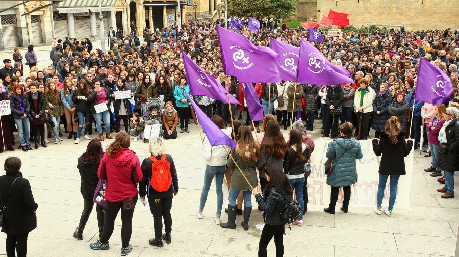 Miles de ciudadanos y ciudadanas han salido este domingo a las calles para denunciar la violencia machista y mostrar su solidaridad con las víctimas de la violencia de género. 