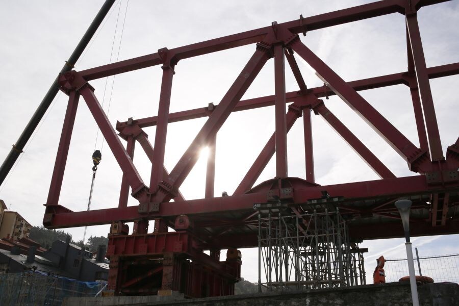 Fotos: Avanzas las obras en el puente que une Deba y Mutriku