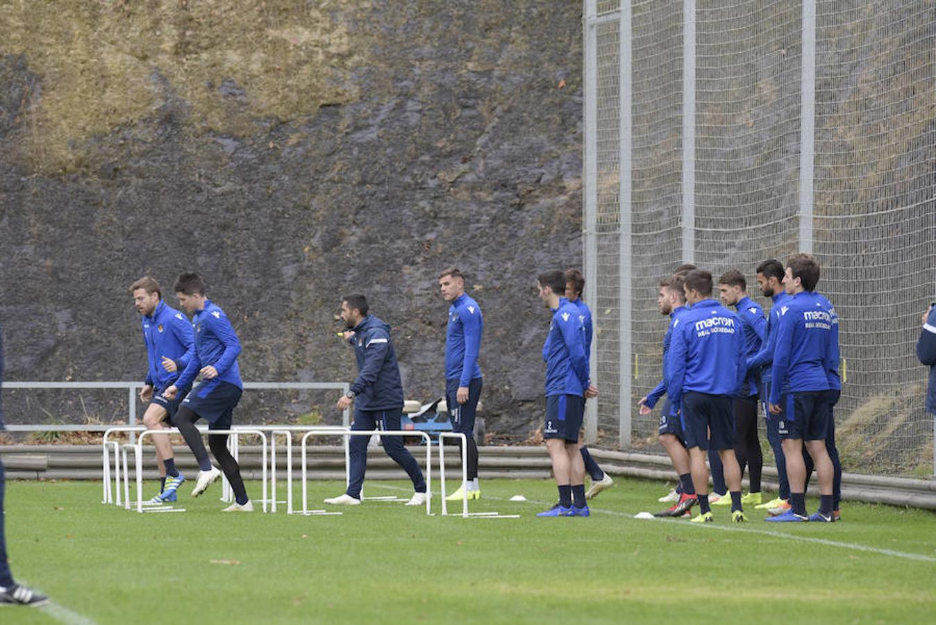 Los de Asier Garitano han efectuado el último entrenamiento de la semana antes de medirse este domingo al Betis en Sevilla