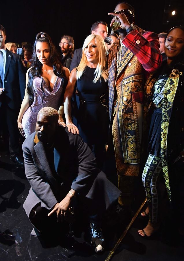 Muchas caras conocidas en el último desfile de Versace para la temporada de otoño de 2019