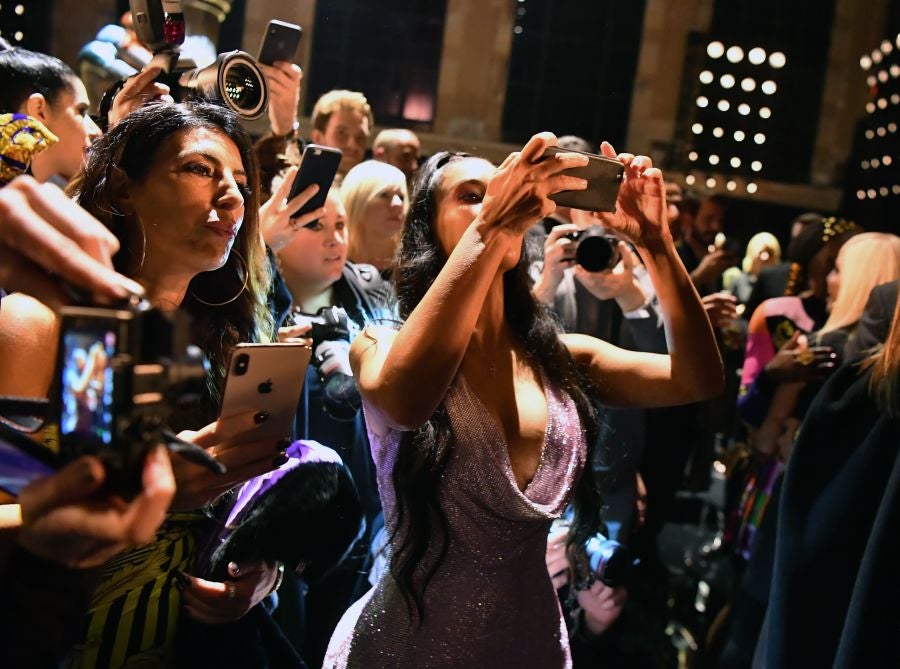Muchas caras conocidas en el último desfile de Versace para la temporada de otoño de 2019