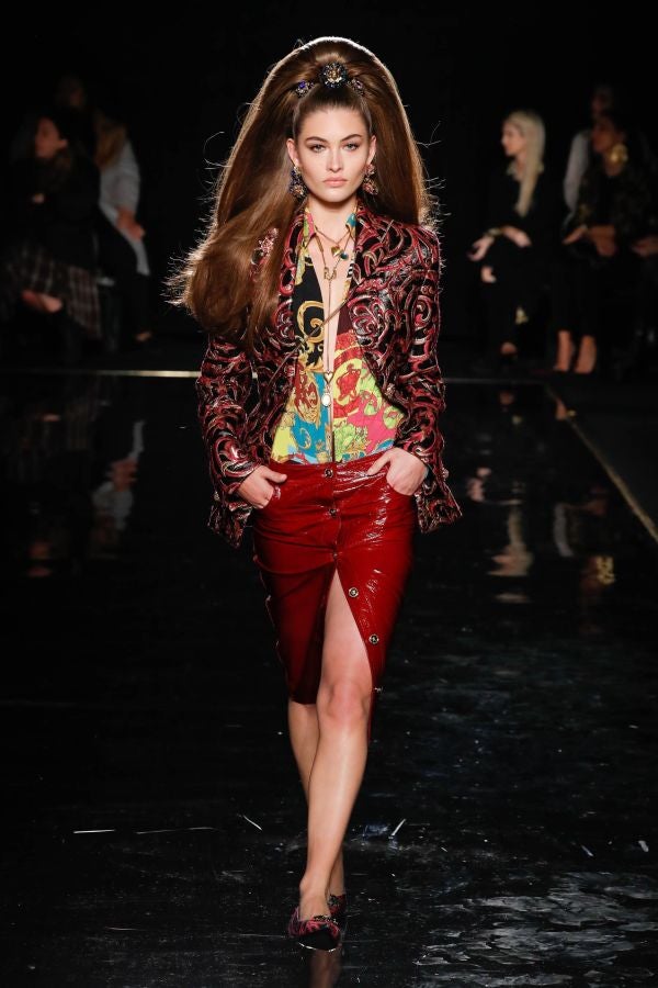 Muchas caras conocidas en el último desfile de Versace para la temporada de otoño de 2019