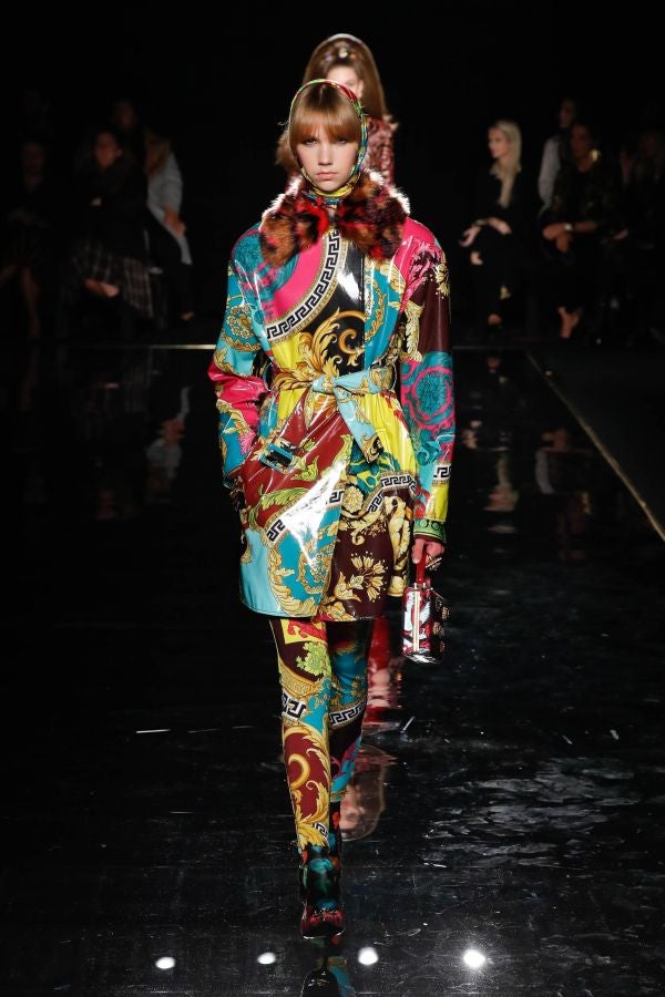 Muchas caras conocidas en el último desfile de Versace para la temporada de otoño de 2019