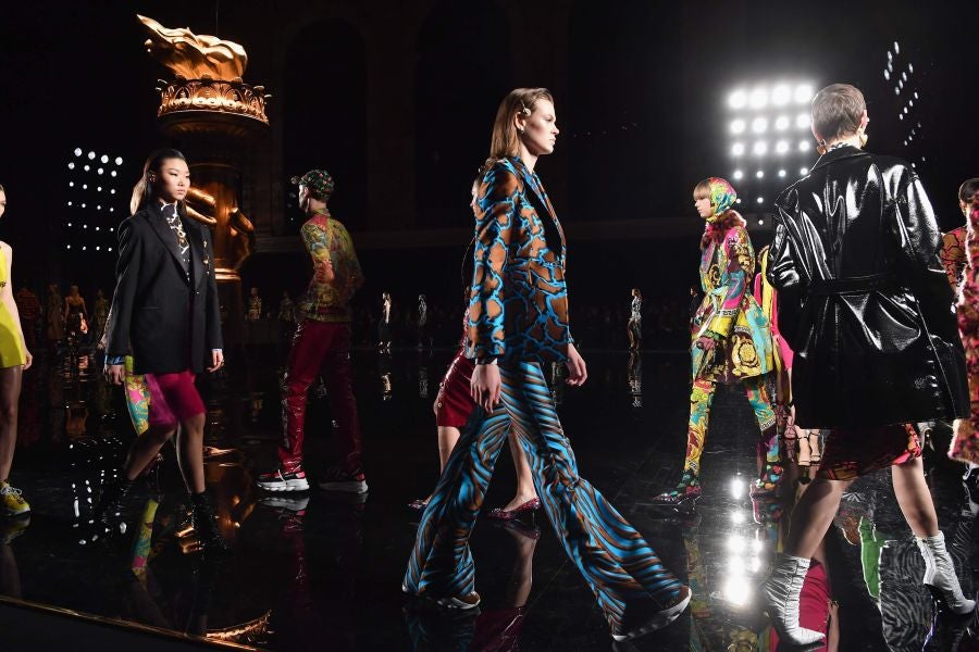 Muchas caras conocidas en el último desfile de Versace para la temporada de otoño de 2019