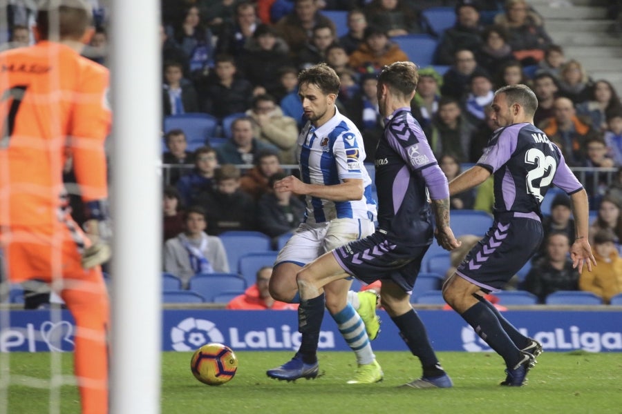 Los txuri-urdin se volcaron contra la portería rival sin ser capaces de materializar las numerosas ocasiones de gol (1-2). 