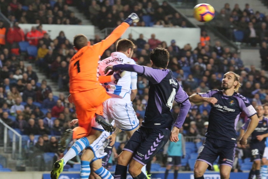 Los txuri-urdin se volcaron contra la portería rival sin ser capaces de materializar las numerosas ocasiones de gol (1-2). 