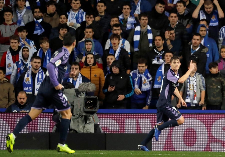 Los txuri-urdin se volcaron contra la portería rival sin ser capaces de materializar las numerosas ocasiones de gol (1-2). 