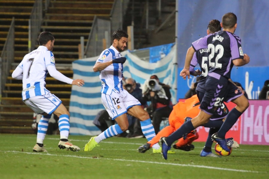 Los txuri-urdin se volcaron contra la portería rival sin ser capaces de materializar las numerosas ocasiones de gol (1-2). 