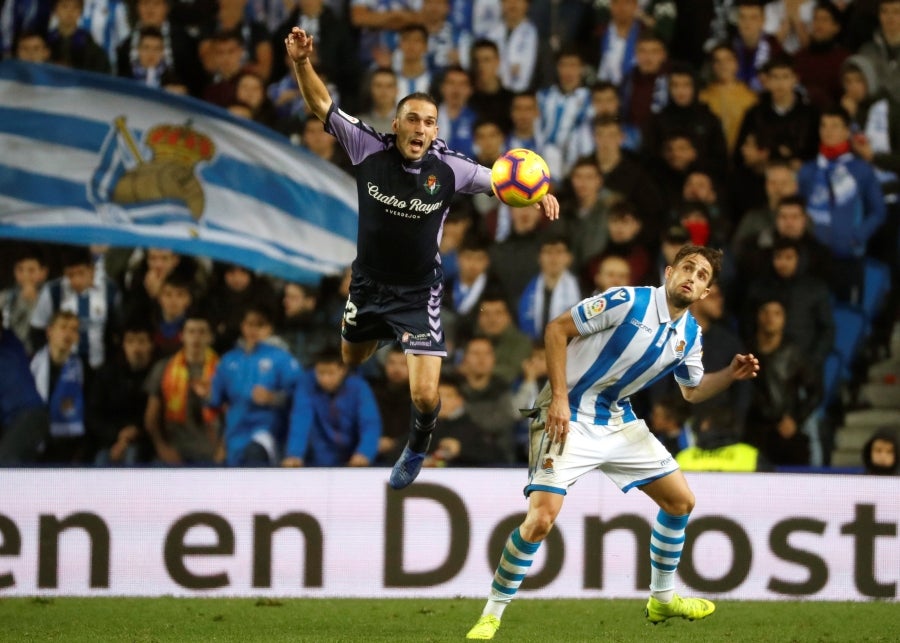 Los txuri-urdin se volcaron contra la portería rival sin ser capaces de materializar las numerosas ocasiones de gol (1-2). 