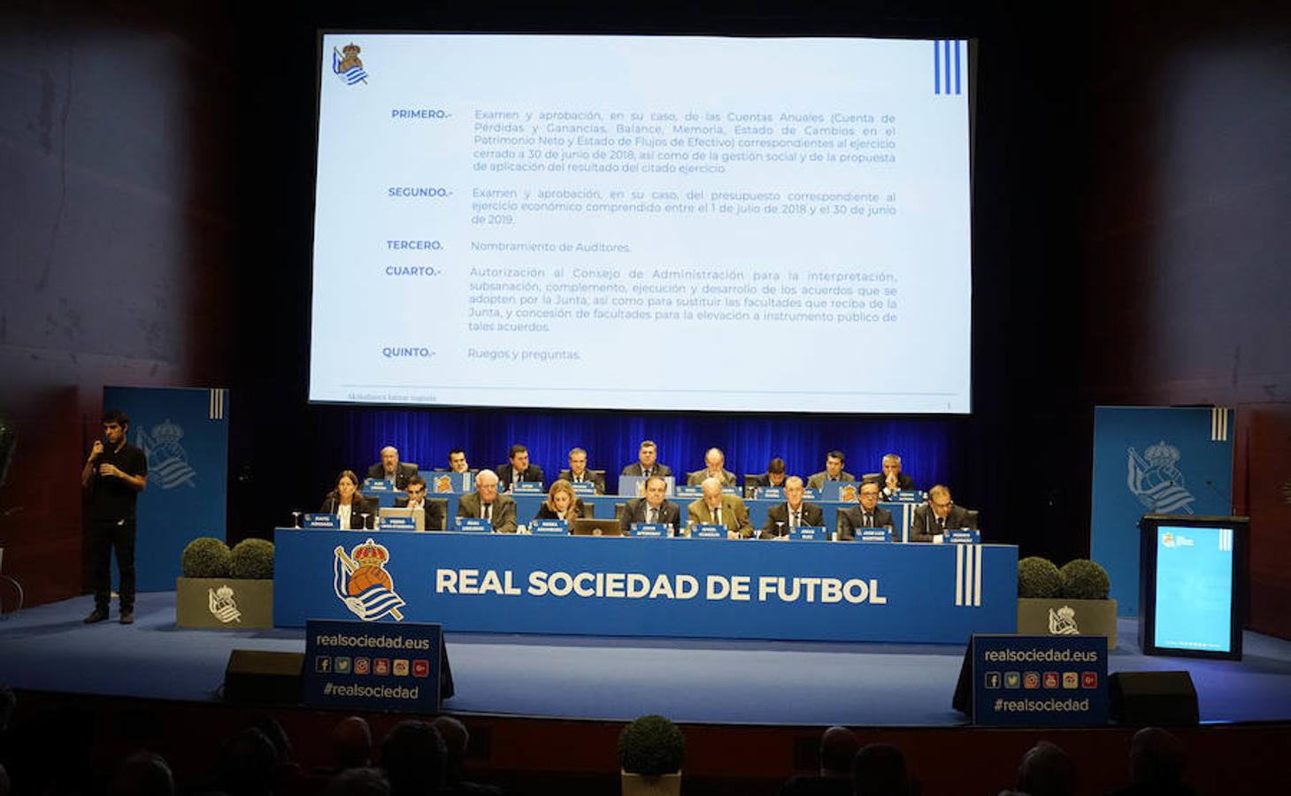 El club txuri urdin celebra su asamblea anual, en la que se definirán las claves del futuro