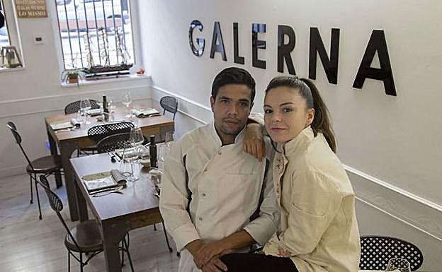 Jorge Asenjo y Rebeca Barainca del Galerna en Gros. 