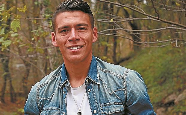 Héctor Moreno posa en las instalaciones de Zubieta.