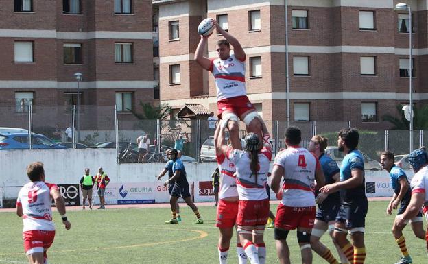 Partido de ida entre el Ampo Ordizia y el Santboiana. 