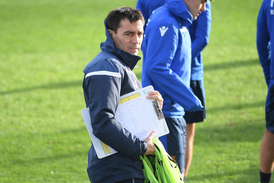 La Rea Sociedad se ha ejercitado en Zubieta con la mejor de las noticias. Luca Sangalli se ejercita con sus compañeros por primera vez desde que el 31 se octubre sufriera un ictus. Además de con la novedad del donostiarra, Garitano cuenta en el entrenamiento con los canteranos Le Normand, Barrenetxea, Lapeña, Muñoz, Pecharroman y Sola.