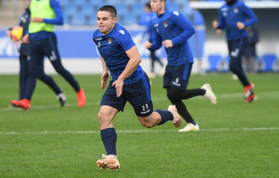 La Rea Sociedad se ha ejercitado en Zubieta con la mejor de las noticias. Luca Sangalli se ejercita con sus compañeros por primera vez desde que el 31 se octubre sufriera un ictus. Además de con la novedad del donostiarra, Garitano cuenta en el entrenamiento con los canteranos Le Normand, Barrenetxea, Lapeña, Muñoz, Pecharroman y Sola.