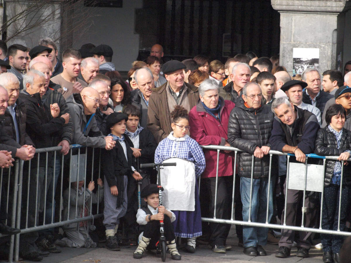 Fotos: Talos, txistorra y sidra se adueñan de Azpeitia