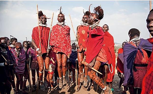 La música africana está especialmente compuesta para bailar, de ahí que las canciones que reproducen sus ritmos se impongan en las pistas. 