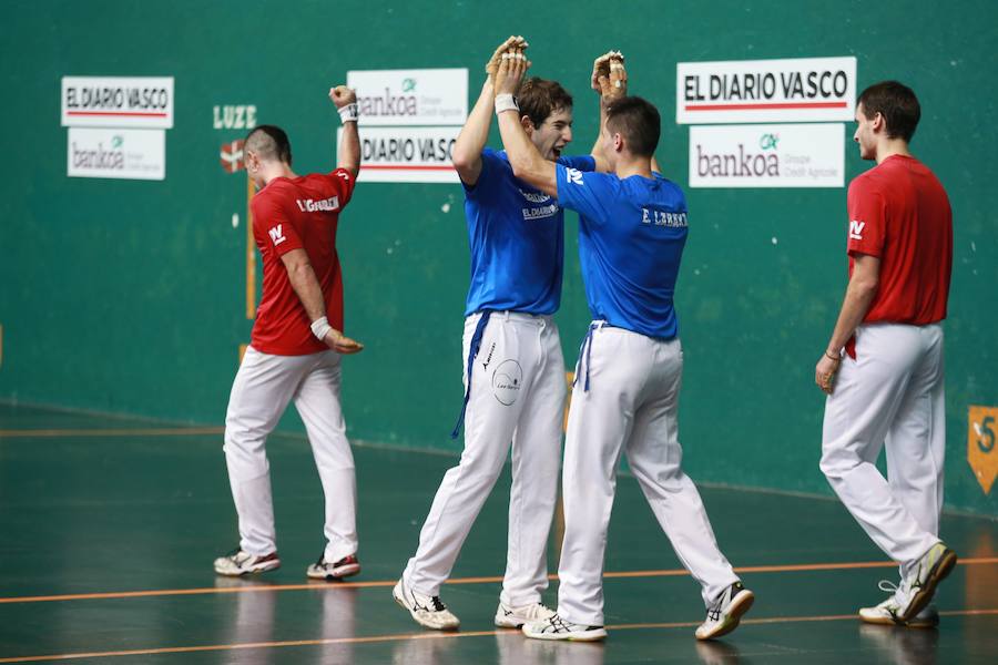 Eneko Labaka firma el triplete con Uriondo (12-22), Murua y Elizegi en promesas (22-11) y de Miren Larrarte (22-20) en el femenino
